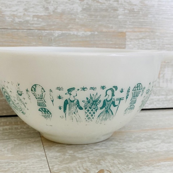 Pyrex Amish Butterprint Turquoise 441 Cinderella Mixing Bowl 1 1/2 Pint - Picture 6 of 8